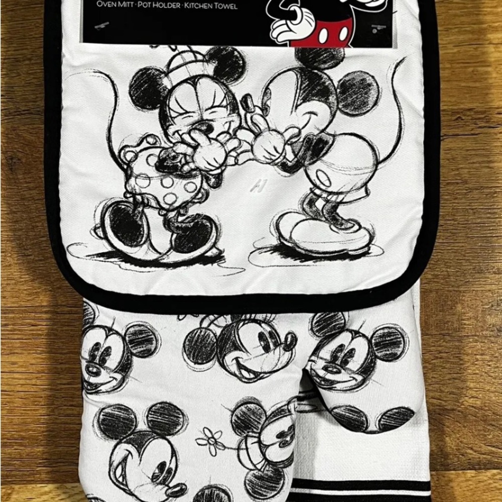 Disney Mickey Mouse 3 Pcs Kitchen Towel Glove Valentines True Love Black White - Picture 3 of 4